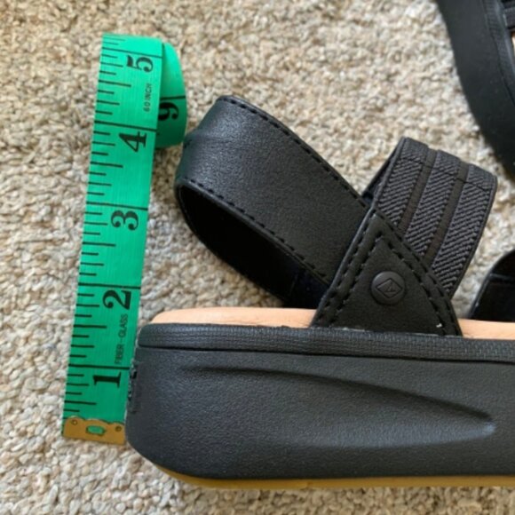New Sperry Sandals - Picture 5 of 9
